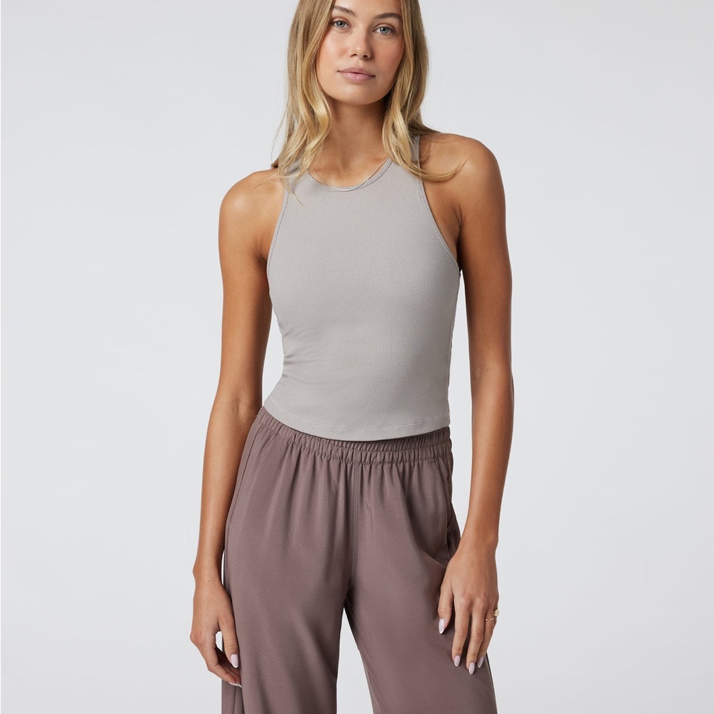 Vuori Pose Plyo Tank Size small, color soft pewter Heather. Like new.
